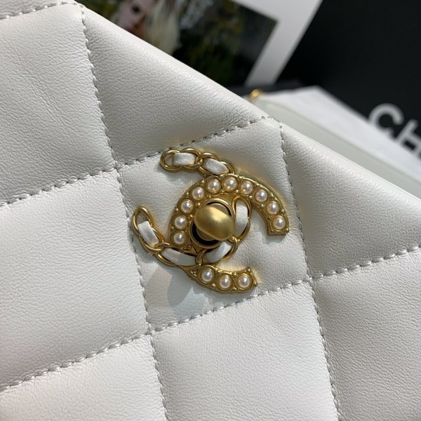  Handbag  Chanel AS2564 size  25 23 3 cm