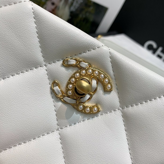  Handbag  Chanel AS2564 size  25 23 3 cm