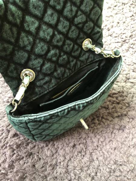  Handbag   Chanel S1309 size 12x23x8  cm