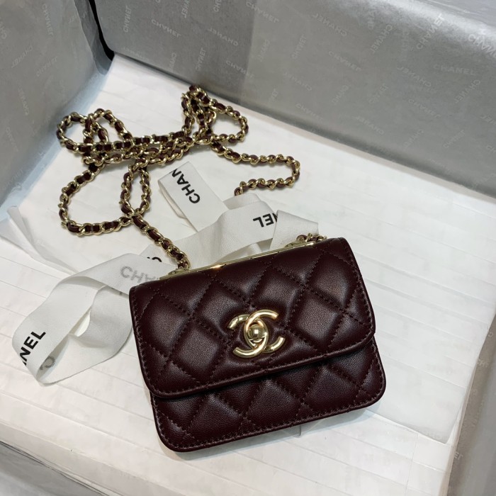  Handbag  Chanel 82768 size 12.5 2.5 9 cm