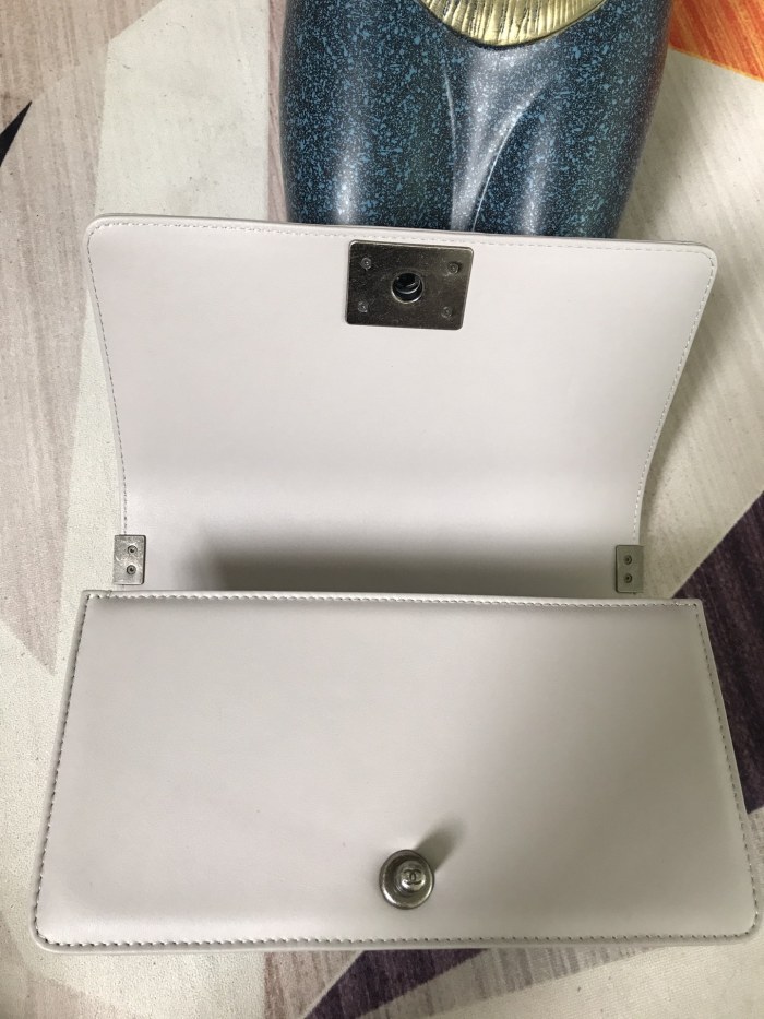  Handbag  Chanel  67086  size 14.5×25×8 cm  