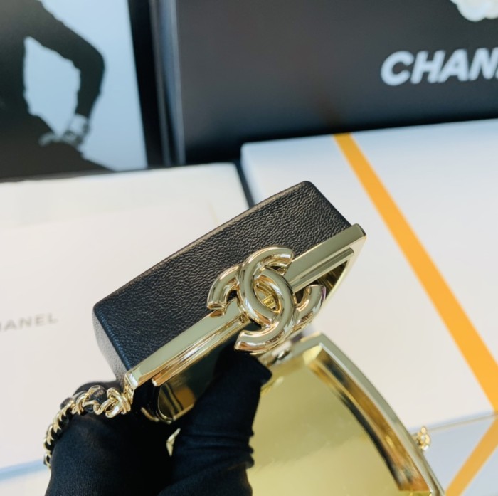 Handbag  Chanel  size  8*8*4  Cm  