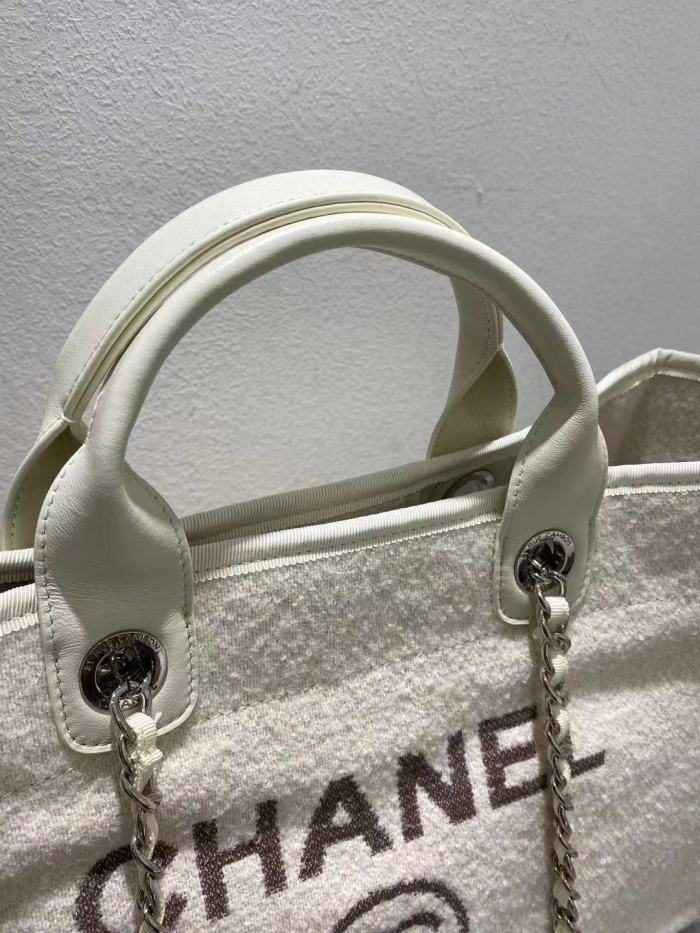 Handbag  Chanel 𝐀𝐒𝟔𝟔𝟗𝟒𝟏  size  𝟑𝟗/𝟐𝟎/𝟐𝟗 𝐂𝐌