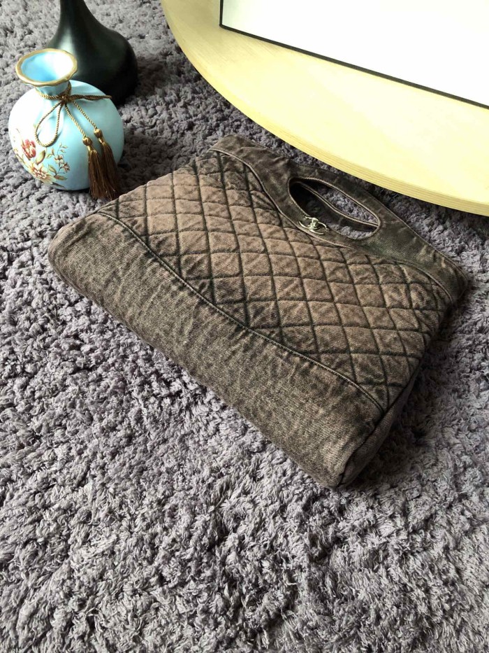  Handbag  Chanel  S1407  size 34x37x7.5 cm