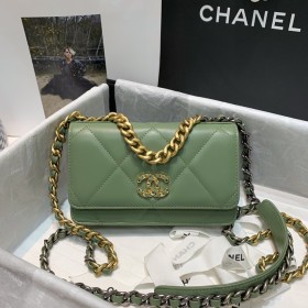  Handbag  Chanel 81160  size 19 12.3 3 cm