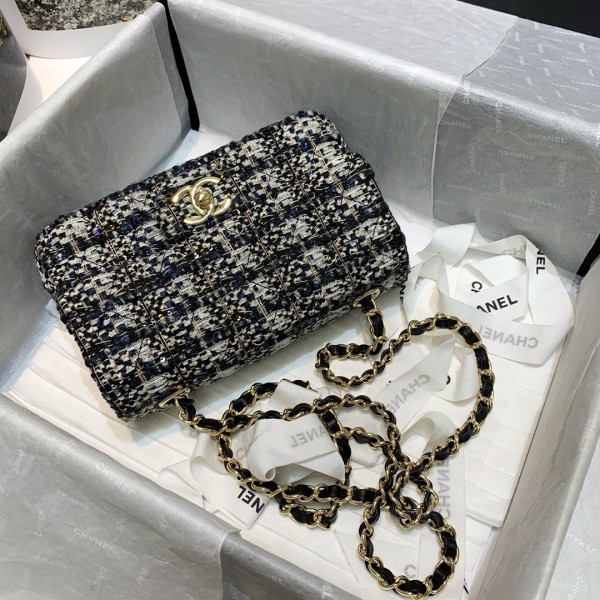  Handbag  Chanel A69900 size  20 cm