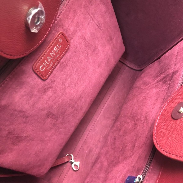  Handbag Chanel  size 33 cm