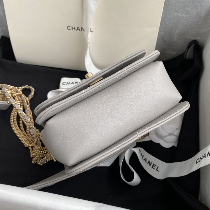  Handbag  Chanel  AS2051  size  12-15-6.5 cm