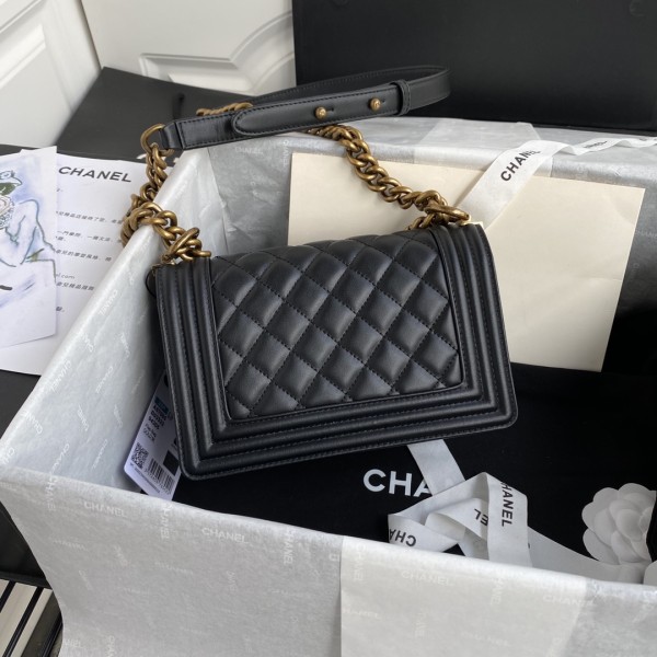  Handbag Chanel  size  20 cm