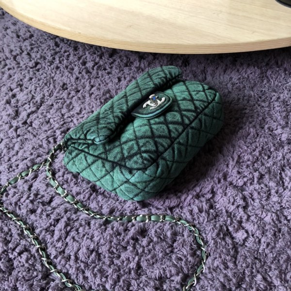  Handbag  Chanel  S1309  size 12x23x8cm