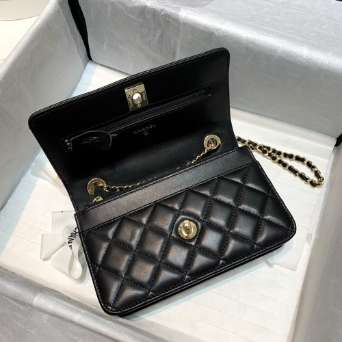 Handbag  Chanel 88633  size  19 cm
