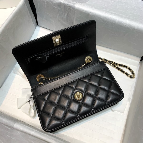  Handbag  Chanel 88633  size  19 cm