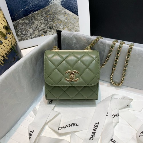  Handbag   Chanel 82769  size 11 11 5 cm