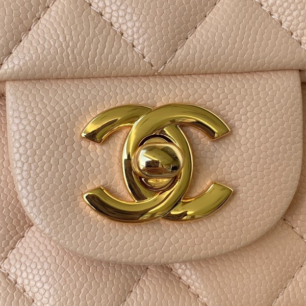  Handbag  Chanel   size  17 cm