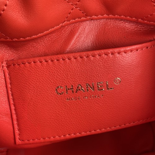  Handbag  Chanel AS2390  size  19*16*13 cm
