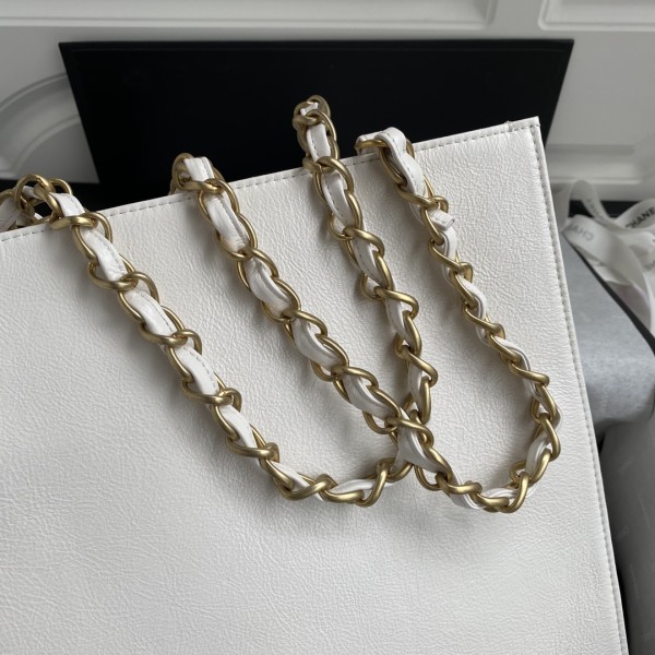  Handbag  Chanel AS1945 size  32 30 10 cm