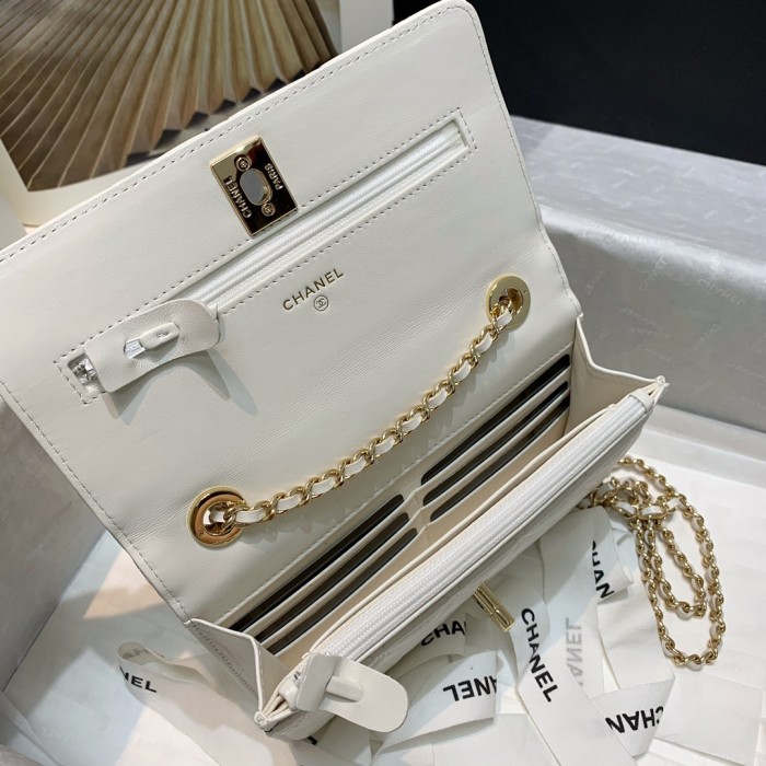  Handbag  Chanel 88633  size  19 cm