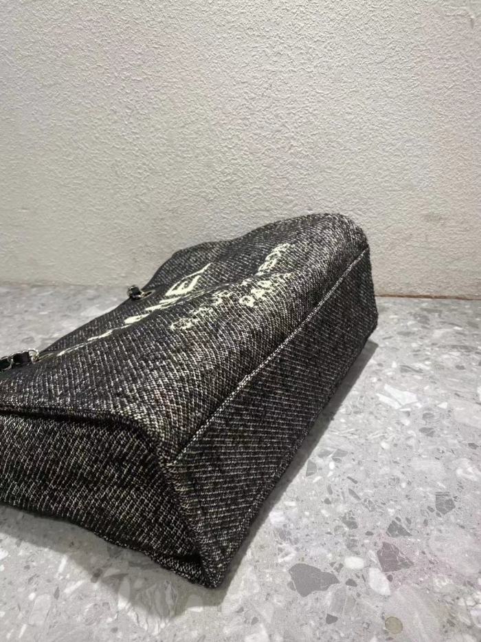  Handbag  Chanel  𝐀𝐒𝟔𝟔𝟗𝟒𝟏 size  𝟑4 cm