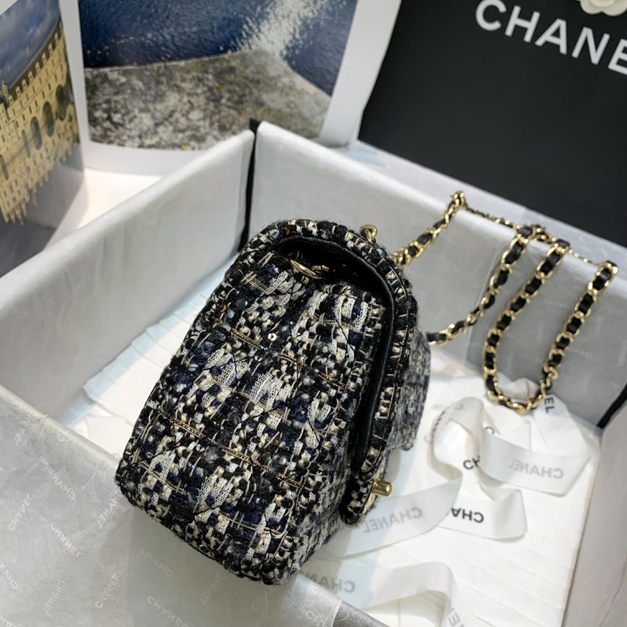  Handbag  Chanel A69900 size  20 cm