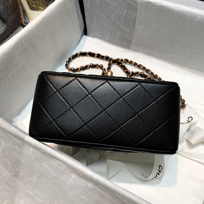  Handbag  Chanel  115  size  17 cm