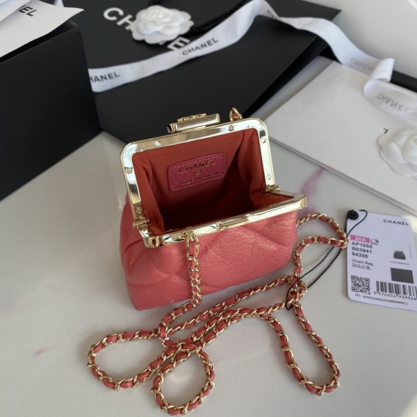  Handbag  Chanel  size 10×12×5 cm