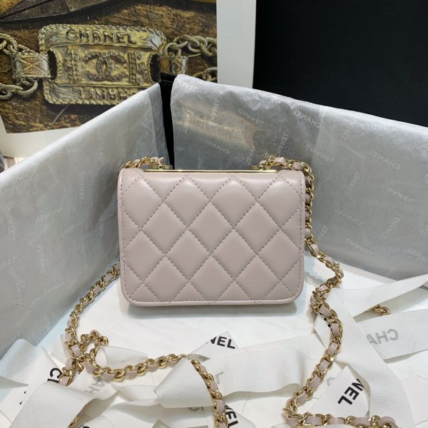  Handbag  Chanel 82768  size  12.5 2.5 9 cm