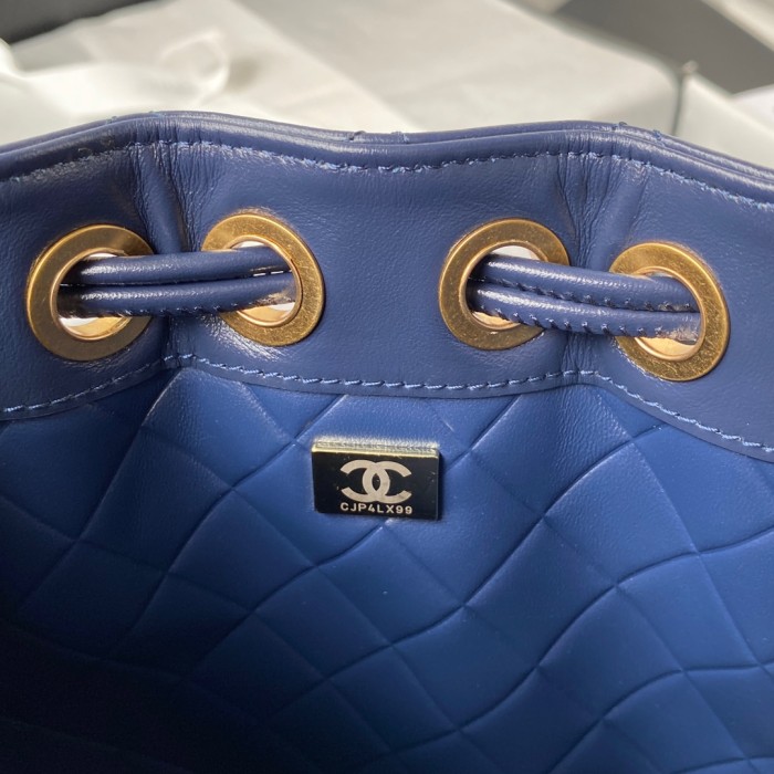  Handbag  Chanel  AS2716 size 19x15x12.5 cm