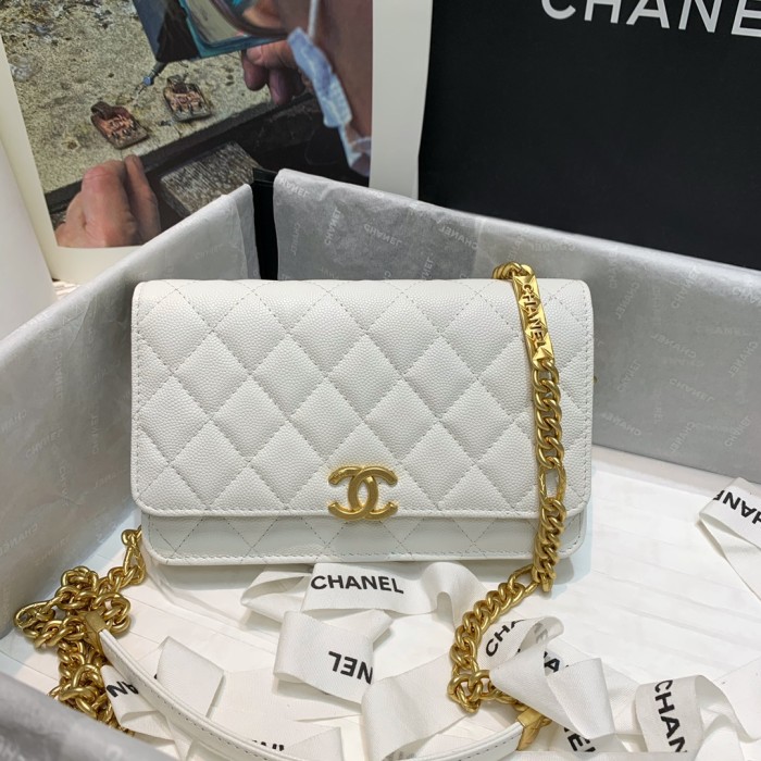  Handbag  Chanel 81153 size  19 cm
