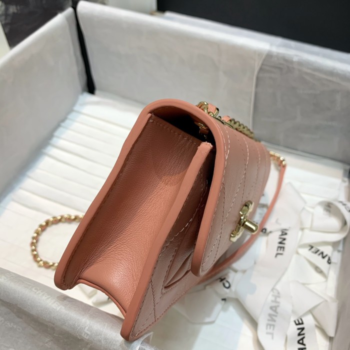  Handbag  Chanel 2742  size 19 10.5 4.5 cm