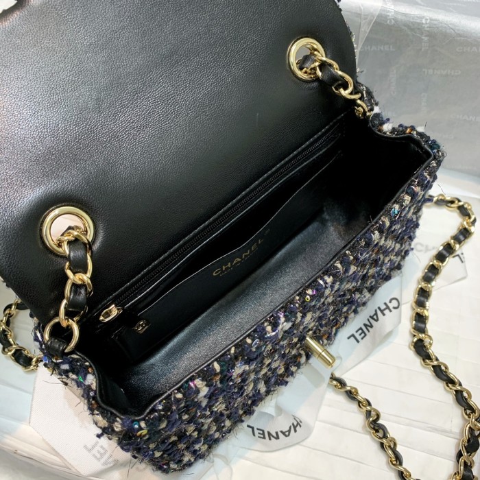  Handbag  Chanel  A69900 size  20 cm