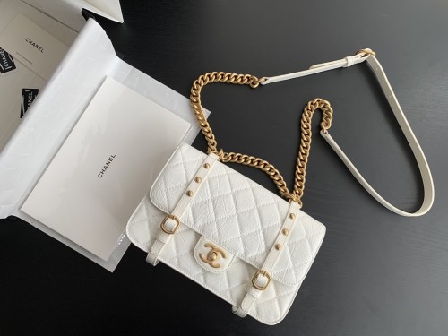  Handbag  Chanel  2696 size  25cmx17cmx8 cm