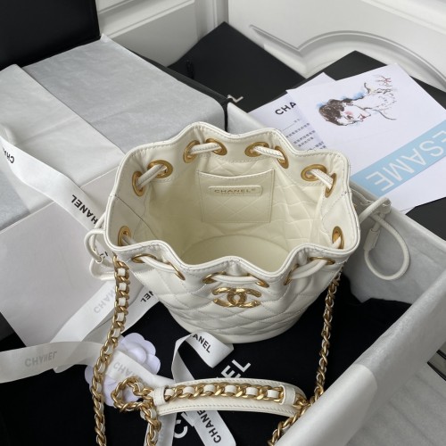  Handbag  Chanel   AS2716 size  19x15x12.5 cm