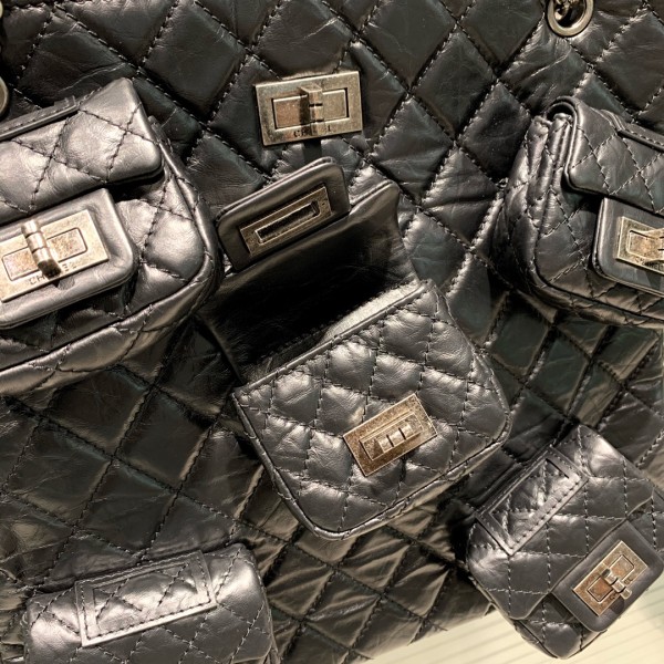  Handbag  Chanel   2698 size  33 9 30 cm