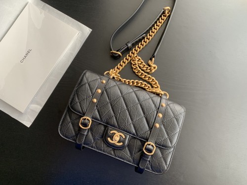  Handbag  Chanel 2696 size  25cmx17cmx8 cm