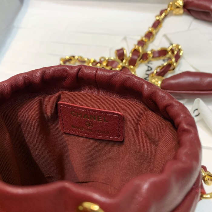  Handbag  Chanel  82330  size  10 9 9 cm