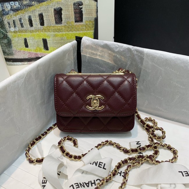  Handbag  Chanel 82768 size 12.5 2.5 9 cm