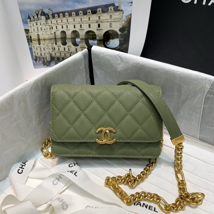  Handbag  Chanel 81155  size 15.5 10 4.5 cm