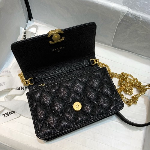  Handbag  Chanel 81155 size  15.5 10 4.5 cm