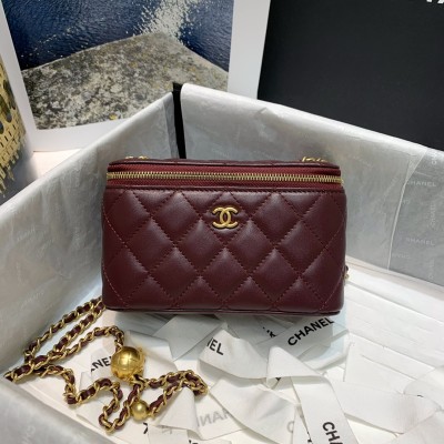  Handbag  Chanel  81138  size 16 9.5 8 cm