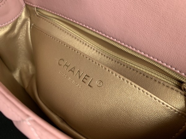  Handbag  Chanel  size  20  cm