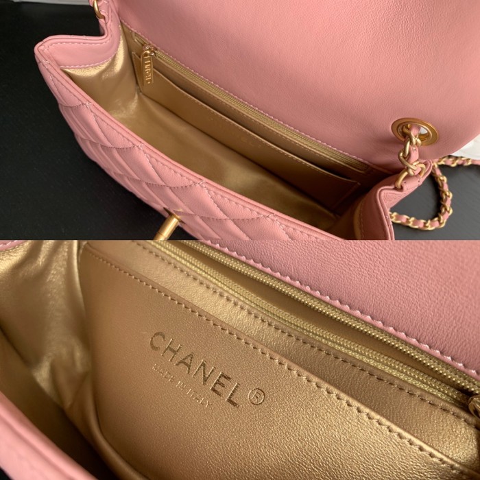  Handbag  Chanel  size  20 cm