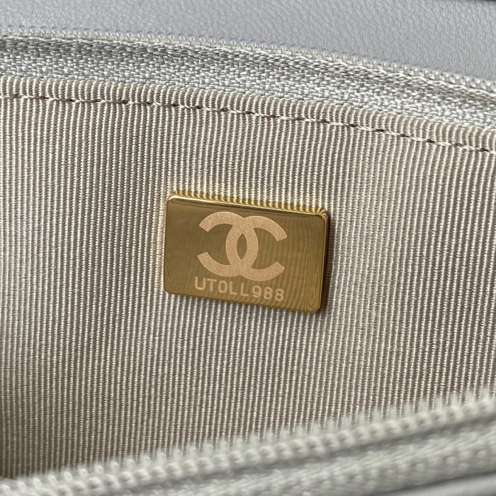  Handbag  Chanel  AP2236  size 19 cm