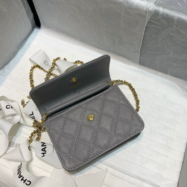  Handbag  Chanel  81139  size  12 8.5 2 cm