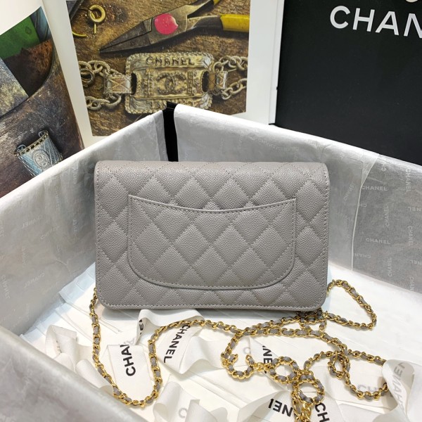  Handbag   Chanel  81152  size  19 cm
