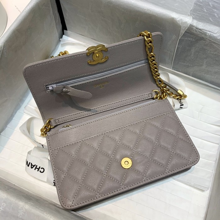  Handbag Chanel  81153  size  19 cm