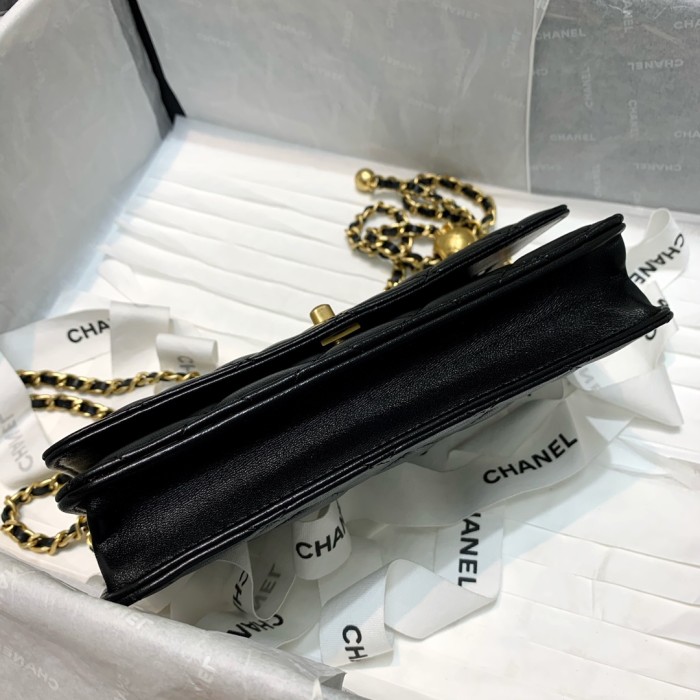 Handbag   Chanel  81133  size 19 cm