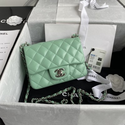  Handbag  Chanel  size 17 cm