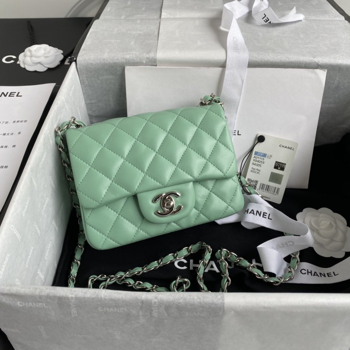  Handbag  Chanel  size 17 cm