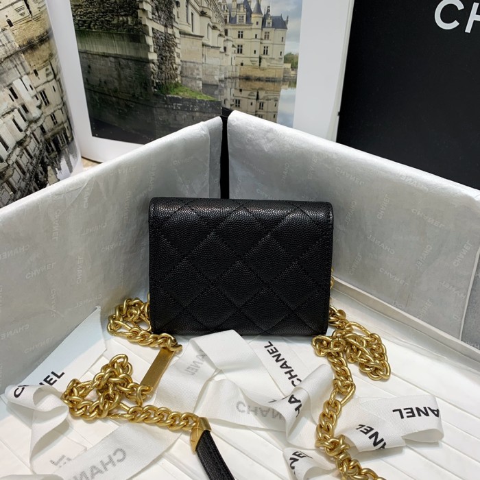  Handbag  Chanel  81156  size 12 9 2.5 cm