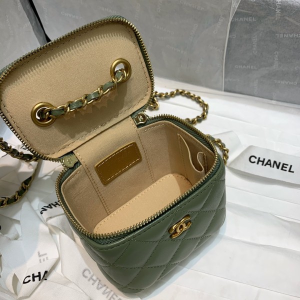 Handbag  Chanel  81136  size  10.5 8.5 7 cm